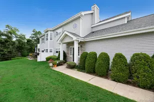 533 Highland Ct, Moriches, NY 11955 - Photo 2