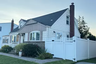 27 Edward St, Bethpage, NY 11714 - Photo 2