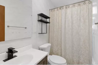 952 E 217th Street, Bronx, NY 10469 - Photo 6