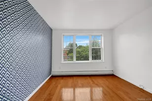 952 E 217th St, Bronx, NY 10469 - Photo 8