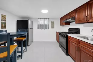 952 E 217th St, Bronx, NY 10469 - Photo 26