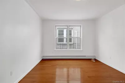952 E 217th Street, Bronx, NY 10469 - Photo 10