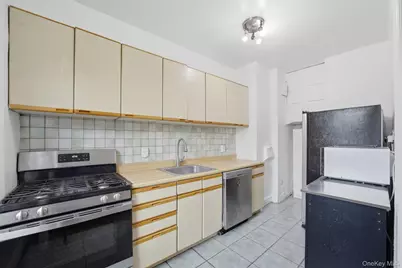620 Pelhamdale Avenue #31, Pelham, NY 10803 - Photo 6