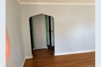 32 7th Avenue S, Huntington Station, NY 11746 - Photo 10