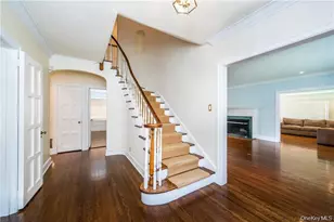 25 Jerome Ave, New Rochelle, NY 10804 - Photo 2