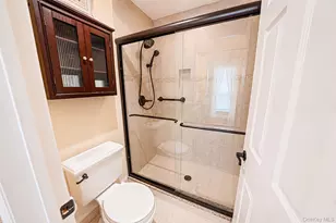 276 Glen Dr, Ridge, NY 11961 - Photo 4
