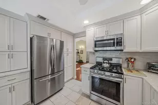 276 Glen Dr, Ridge, NY 11961 - Photo 12