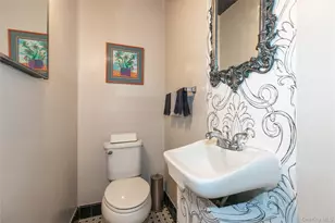 8 Plymouth Rd, Great Neck, NY 11023 - Photo 10