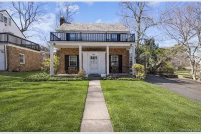 8 Plymouth Road, Great Neck, NY 11023 - Photo 2