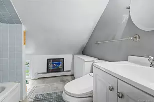 210 Spindle Rd, Hicksville, NY 11801 - Photo 14