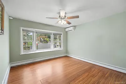 210 Spindle Road, Hicksville, NY 11801 - Photo 8