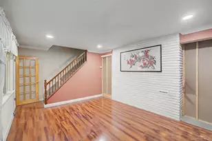 210 Spindle Rd, Hicksville, NY 11801 - Photo 12