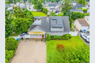 210 Spindle Road, Hicksville, NY 11801 - Photo 26