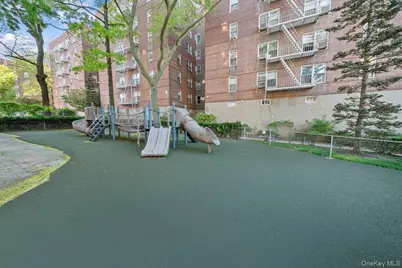 517 Riverdale Avenue #4D, Yonkers, NY 10705 - Photo 6