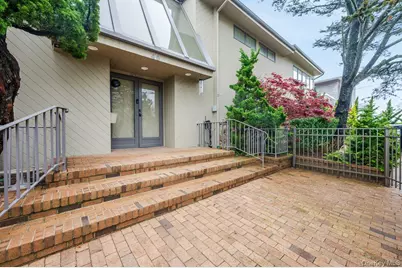 40 Cayuga Avenue, Atlantic Beach, NY 11509 - Photo 2