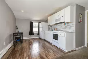 713 Wren Ct, West Hempstead, NY 11552 - Photo 16