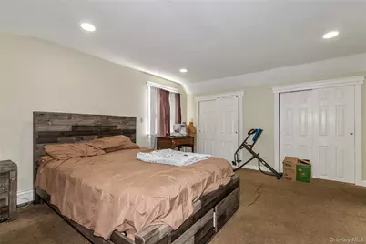 713 Wren Court, West Hempstead, NY 11552 - Photo 18