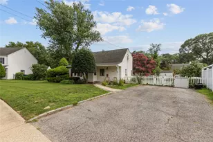 713 Wren Ct, West Hempstead, NY 11552 - Photo 2