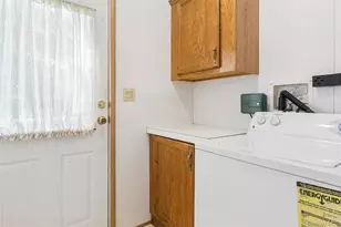 1661 Old Country Rd, Riverhead, NY 11901 - Photo 6