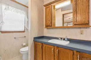1661 Old Country Rd, Riverhead, NY 11901 - Photo 8
