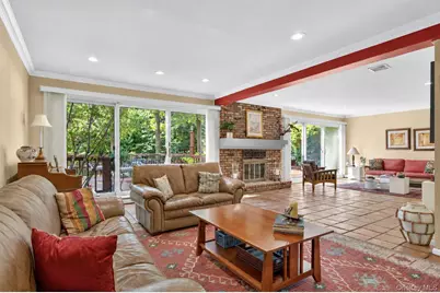 38 McCulloch Drive, Dix Hills, NY 11746 - Photo 10