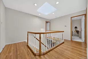 38 McCulloch Dr, Dix Hills, NY 11746 - Photo 14