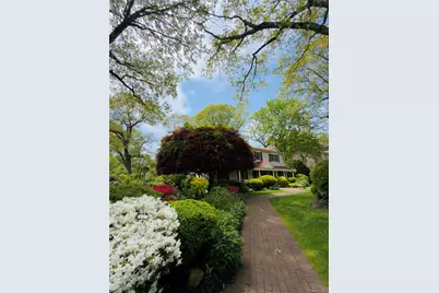 38 McCulloch Drive, Dix Hills, NY 11746 - Photo 4