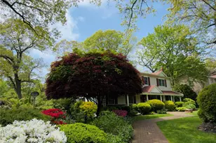 38 McCulloch Dr, Dix Hills, NY 11746 - Photo 4