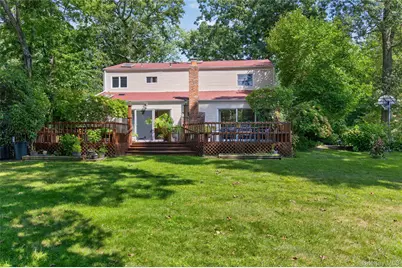 38 McCulloch Drive, Dix Hills, NY 11746 - Photo 28