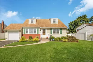 117 Midwood Ave, Farmingdale, NY 11735 - Photo 2