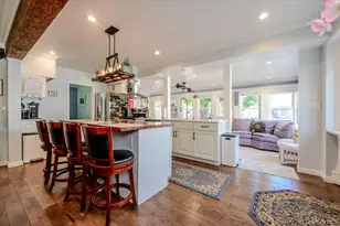 48 W 3rd St, Freeport, NY 11520 - Photo 2