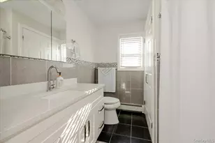 48 W 3rd St, Freeport, NY 11520 - Photo 14