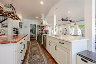 48 W 3rd St, Freeport, NY 11520 - Photo 4