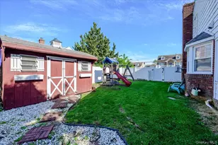 48 W 3rd St, Freeport, NY 11520 - Photo 18