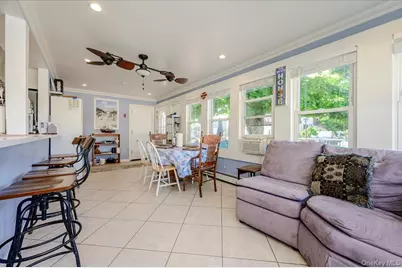 48 W 3rd Street, Freeport, NY 11520 - Photo 10