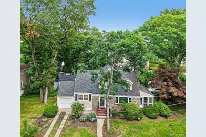 39 Alice Avenue, Merrick, NY 11566 - Photo 20