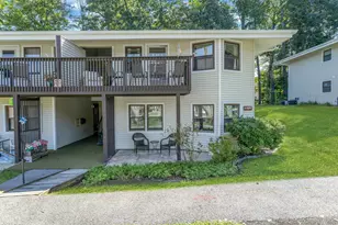 34 Warwick Pl, Yorktown Heights, NY 10598 - Photo 2