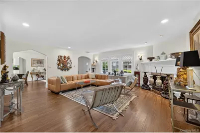 45 Cedar Drive, Great Neck, NY 11021 - Photo 6