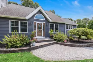 111 W Tiana Rd, Hampton Bays, NY 11946 - Photo 2