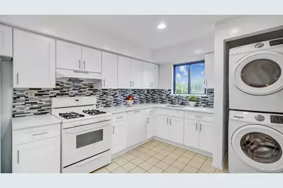 9 Harrison Avenue #2, Glen Cove, NY 11542 - Photo 2