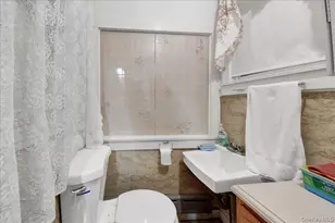 681 E 243rd St, Bronx, NY 10470 - Photo 10