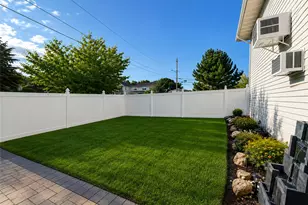 46 Convent Rd, Syosset, NY 11791 - Photo 16