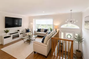 46 Convent Rd, Syosset, NY 11791 - Photo 2