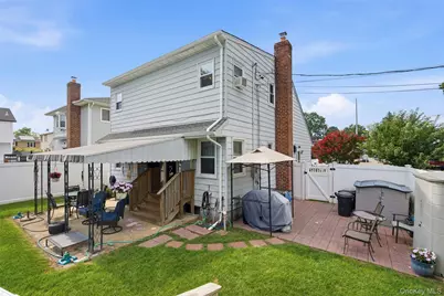 24 Broadmoor Lane, Westbury, NY 11590 - Photo 28