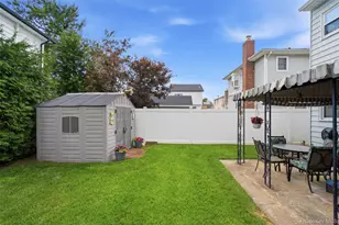 24 Broadmoor Ln, Westbury, NY 11590 - Photo 24