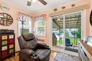 24 Broadmoor Ln, Westbury, NY 11590 - Photo 16