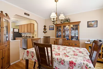 24 Broadmoor Lane, Westbury, NY 11590 - Photo 8