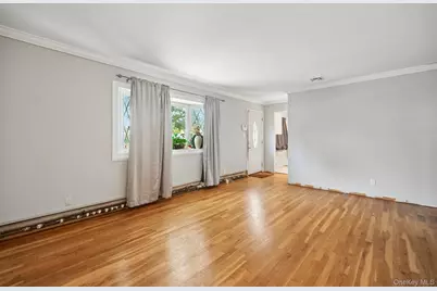 174 Frederick Avenue, Floral Park, NY 11001 - Photo 10