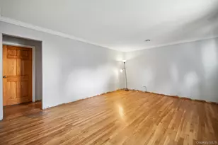174 Frederick Ave, Floral Park, NY 11001 - Photo 8