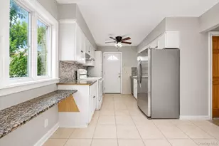 174 Frederick Ave, Floral Park, NY 11001 - Photo 2